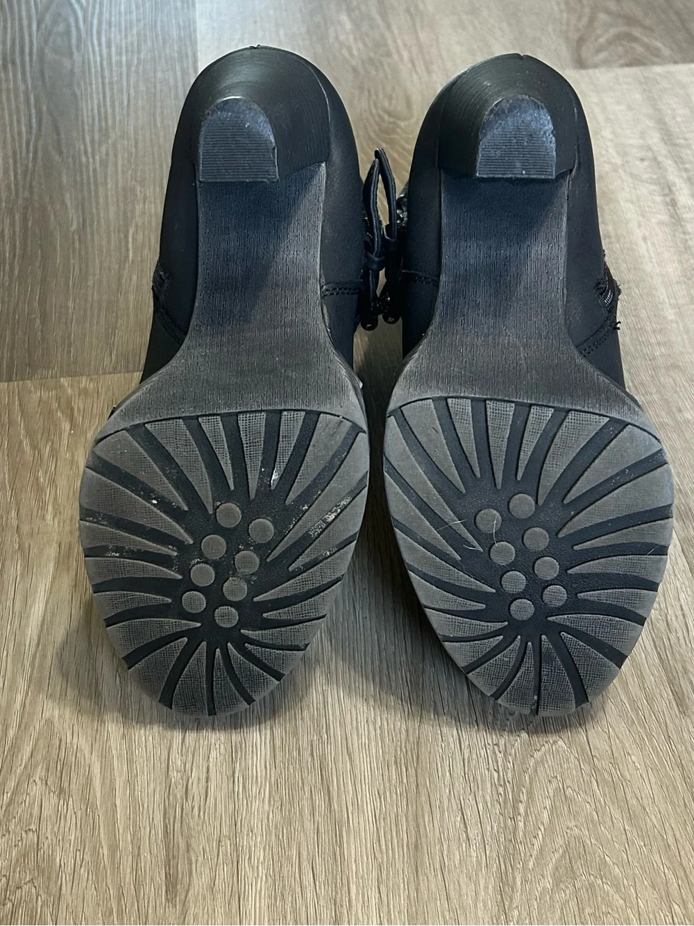 White Mountain Black Quilted Ankle Boot with Buckle Detail Size 6.5